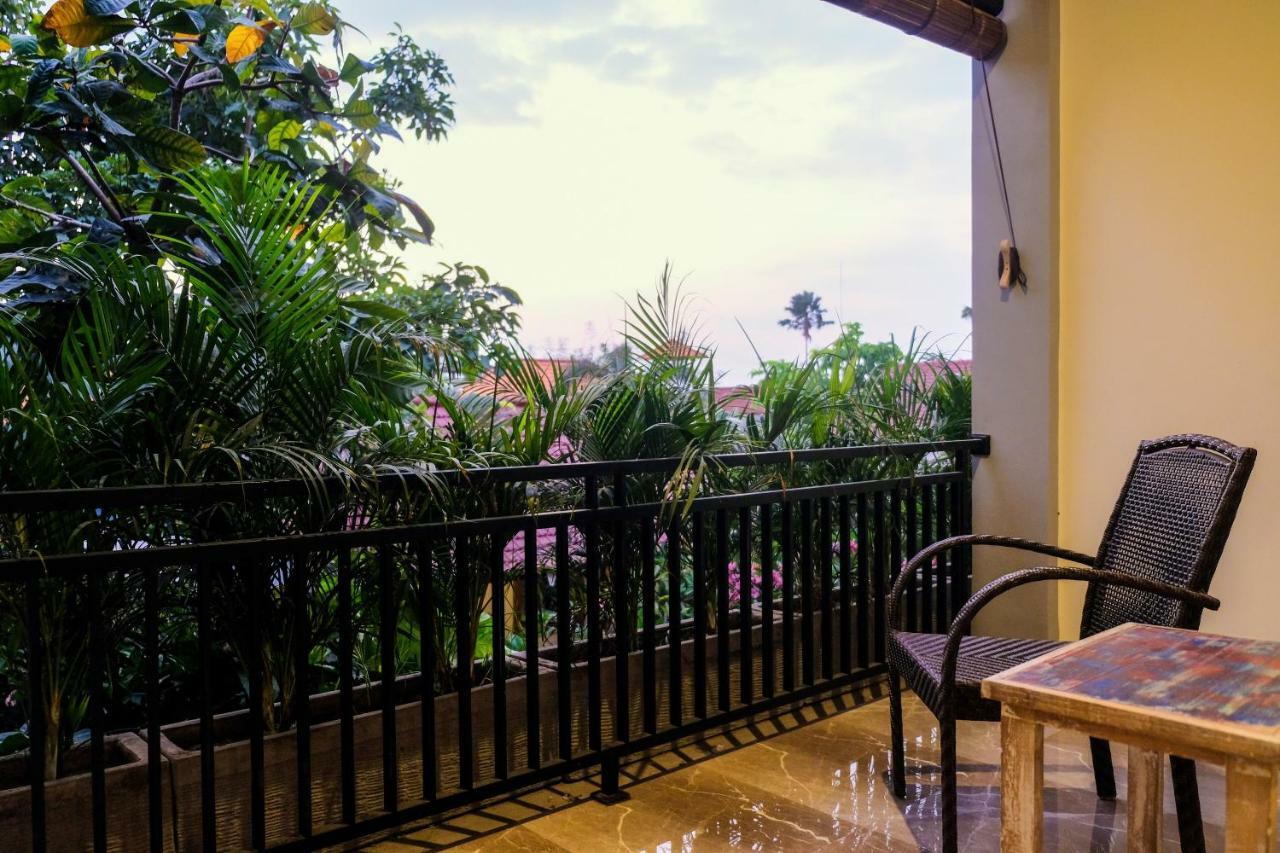 Hotel The New Moon Seminyak Exterior foto